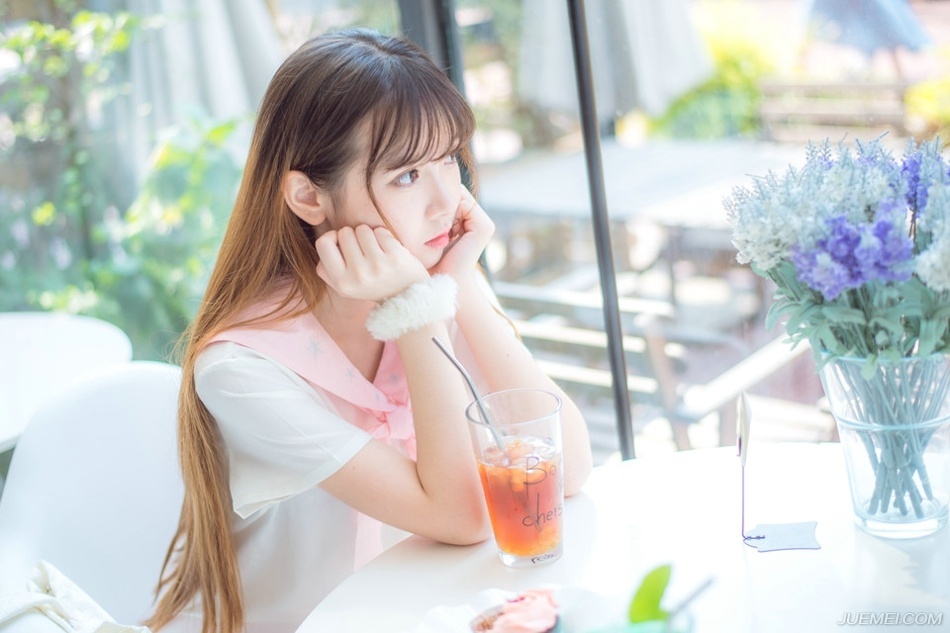 一个家庭没有书，就好像一间房子没有窗户。